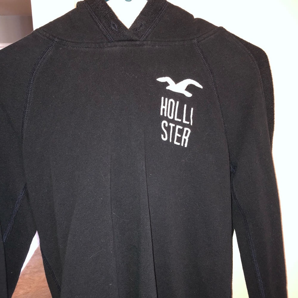 Women’s Hollister sweatshirt